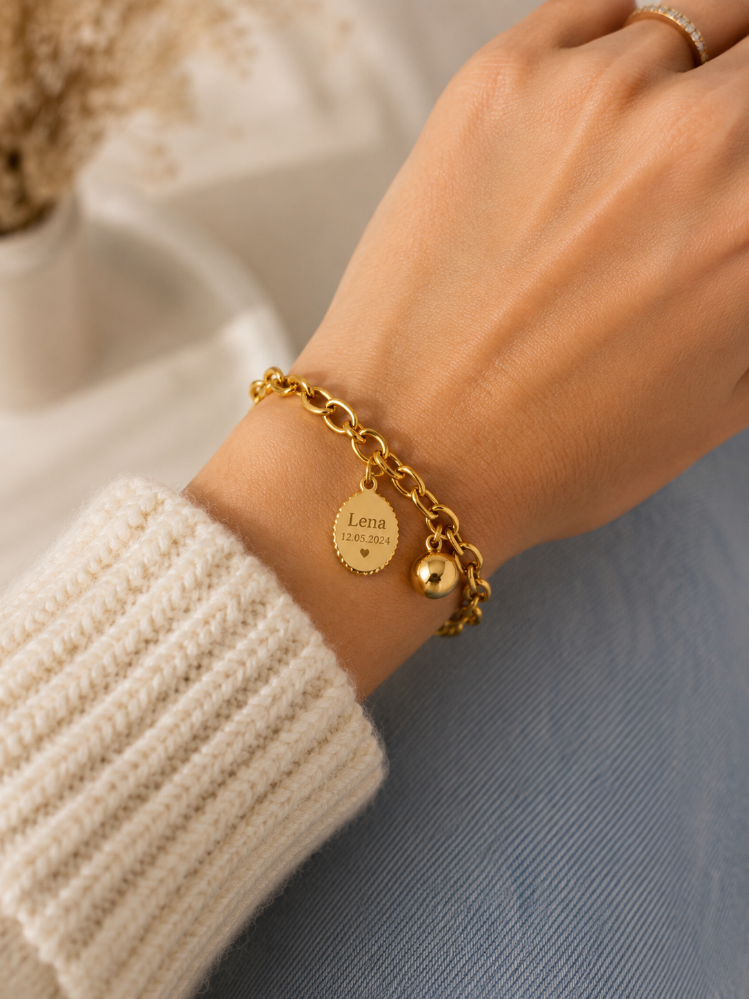 Personalisierbares Medaillon-Armband mit Kugel-Charm | Vergoldeter Edelstahl