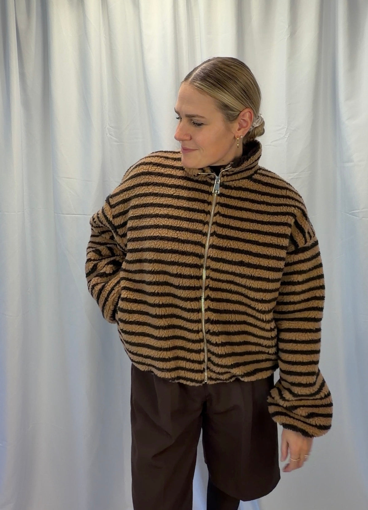 Striped Teddyjacke – Coffee