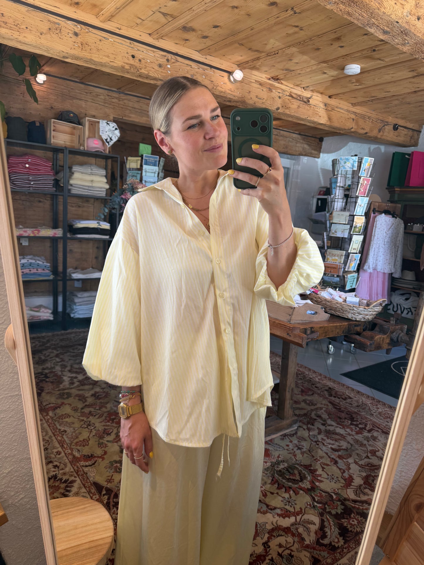 Oversize-Bluse mit Ballonärmeln