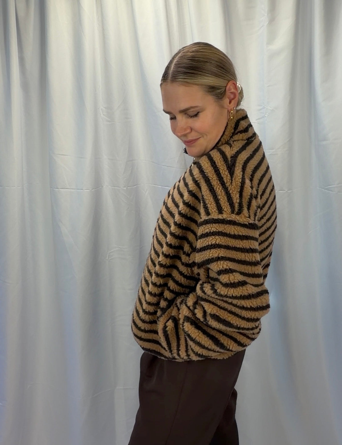 Striped Teddyjacke – Coffee