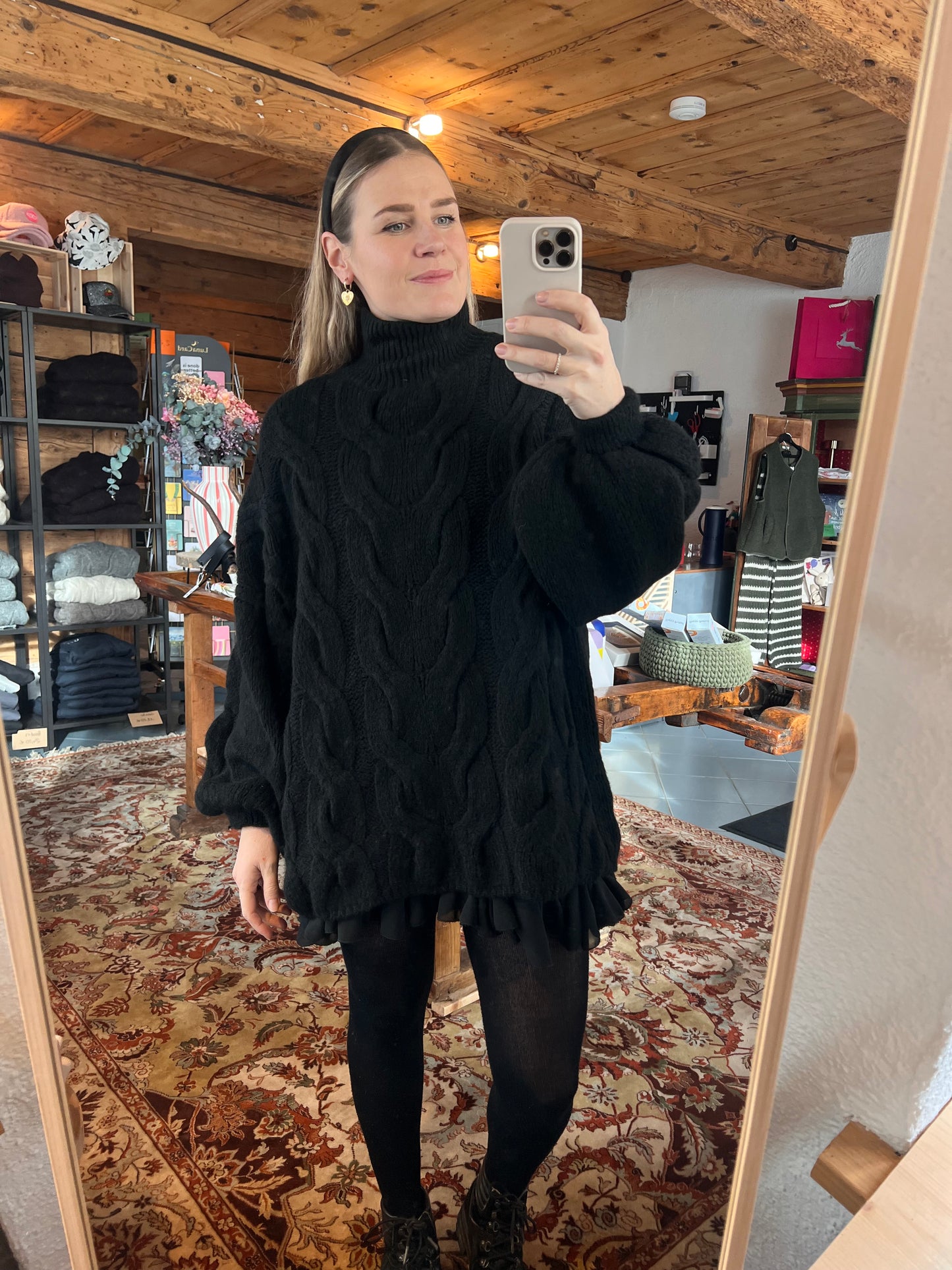 Oversize Zopfstrick-Pullover mit Rollkragen