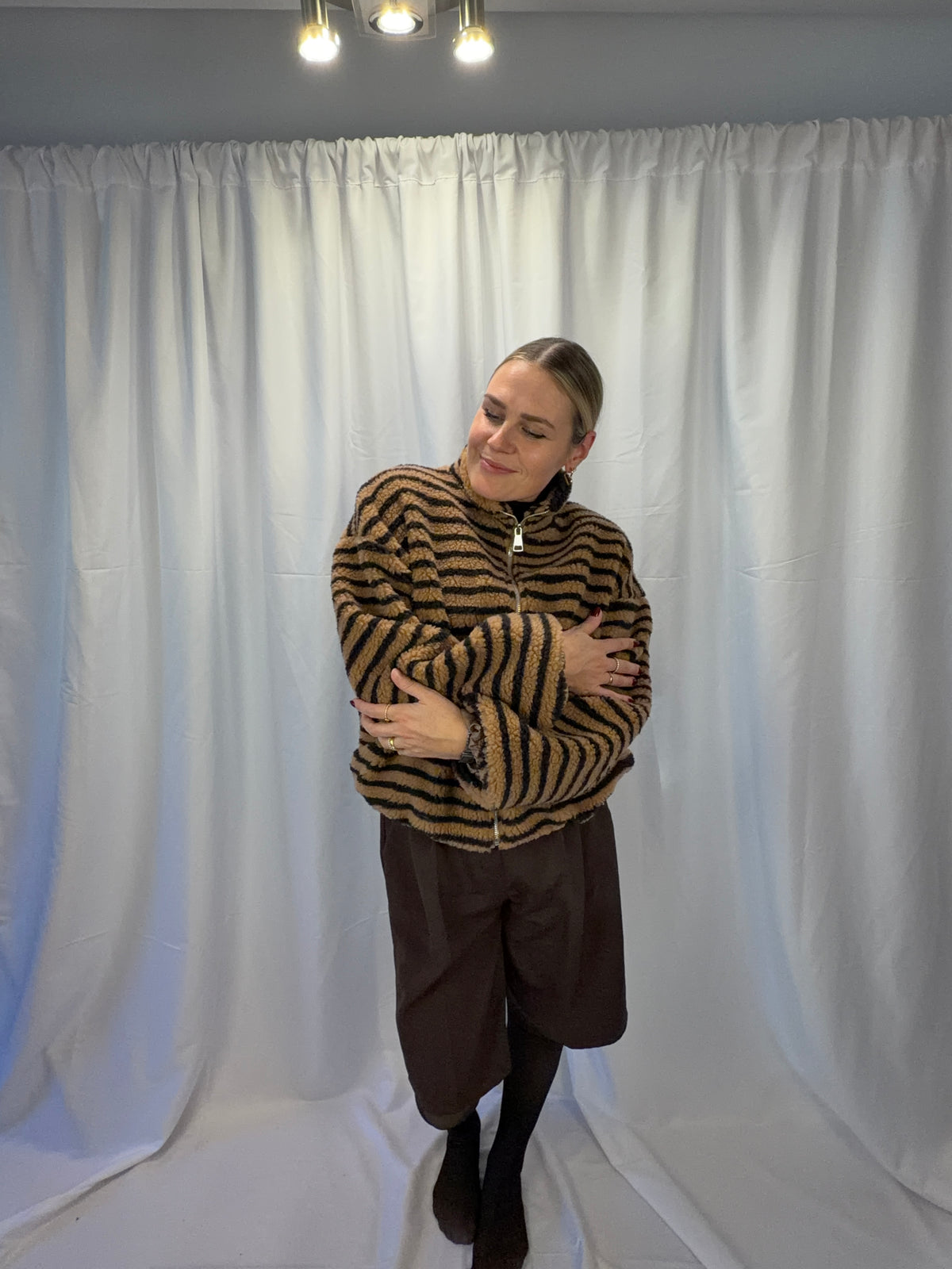 Striped Teddyjacke – Coffee