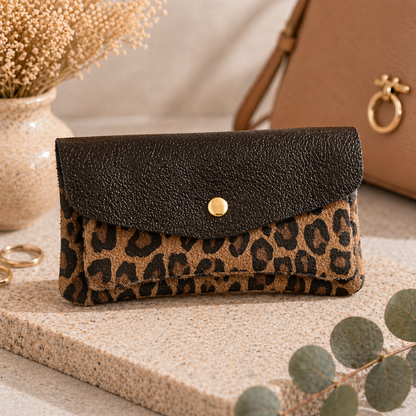 Leo Pouch